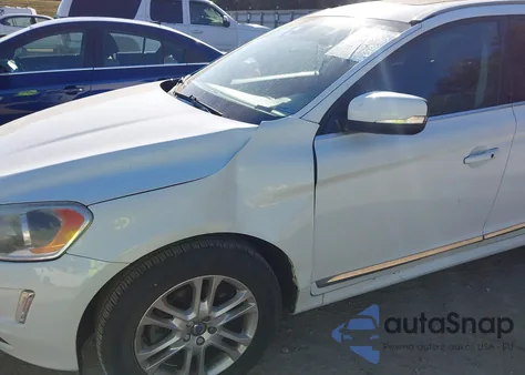 2016 Volvo Xc60 T5 Drive-E Premier из США, поврежденный, VIN YV440MDK4G2843893